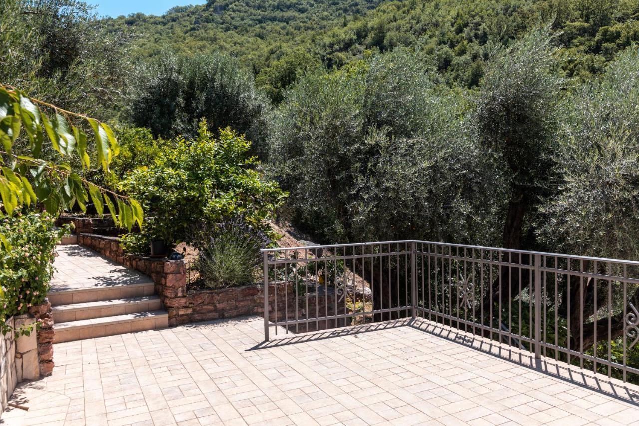 Olive Garden Apartments Sveti Stefan Exterior foto